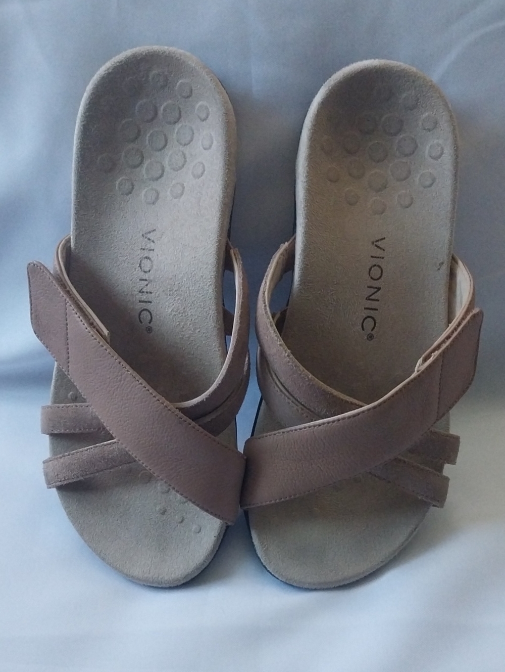 Vionic Women's Taupe/Brown Crisscross Slide Sandals
